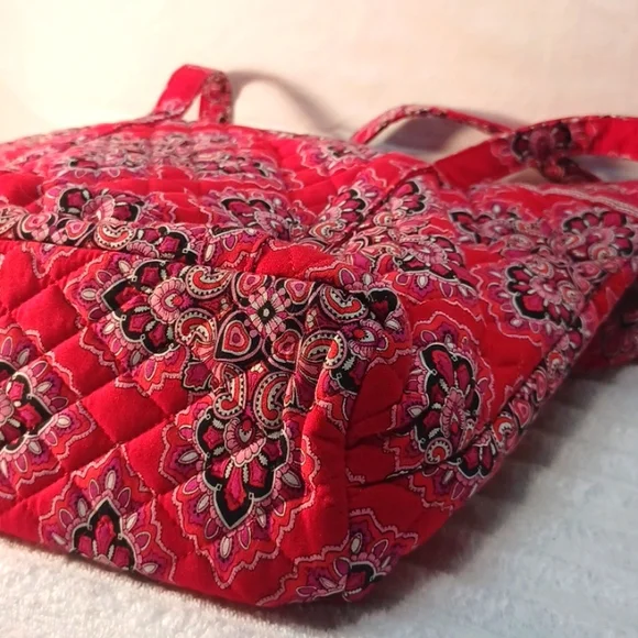 Vera Bradley Tote/Shoulder Bag in Frankly Scarlet Pattern Super Clean Zero Wear! - Picture 8 of 8